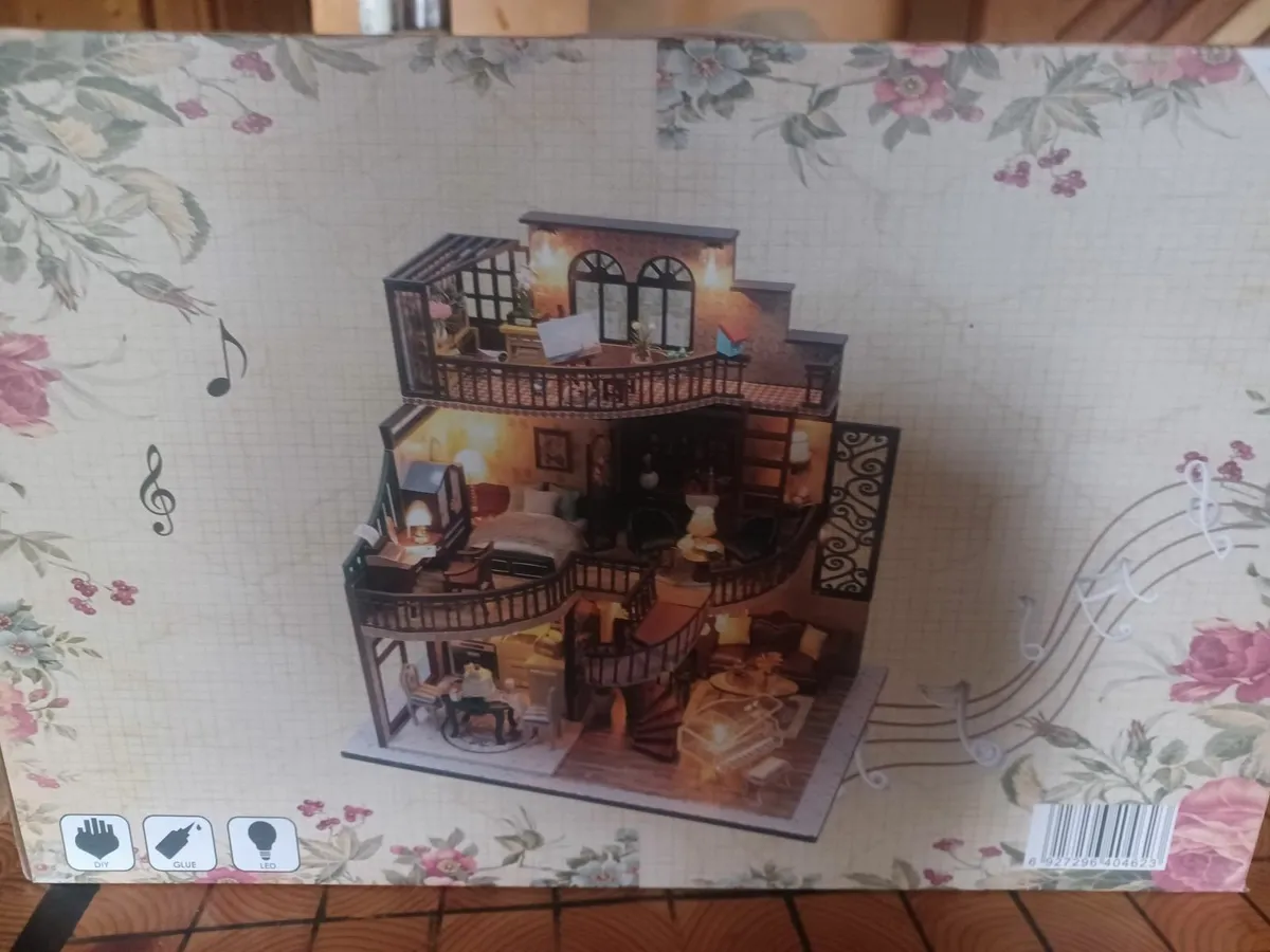 Minature House Kit - Image 1