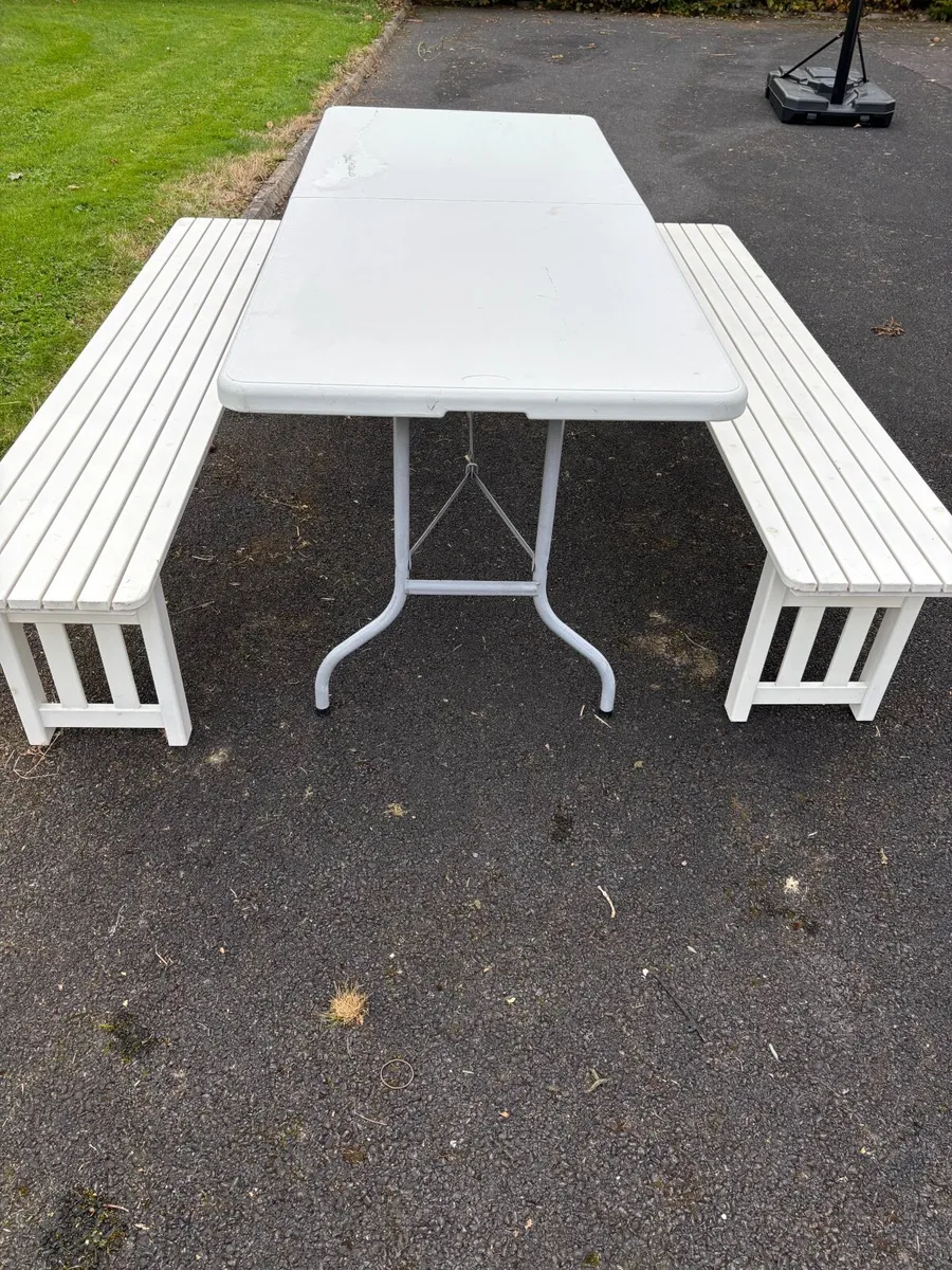 Foldable table and benches - Image 2