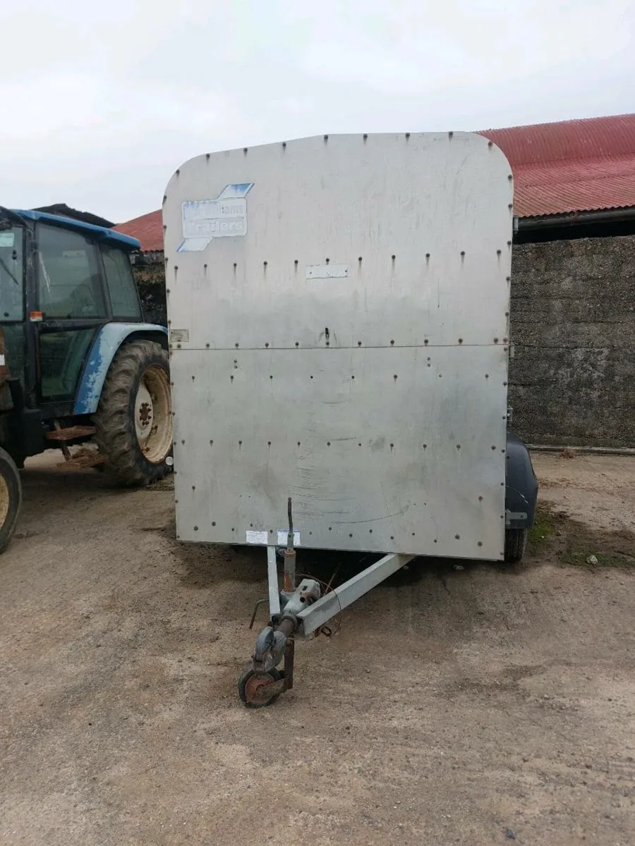 Ifor Williams Cowbox 10 x5 - Image 2