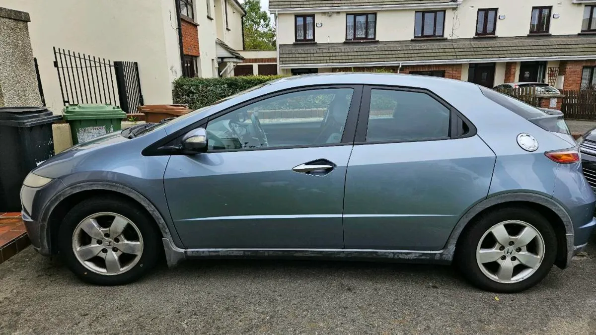 Honda civic - Image 1
