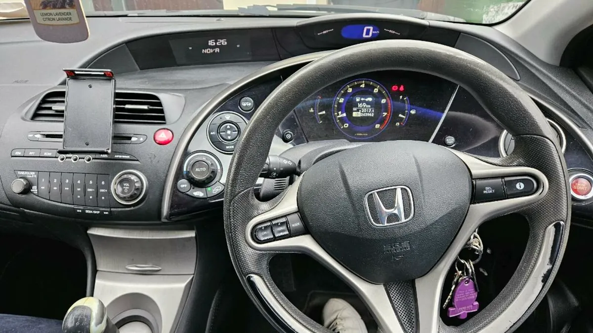 Honda civic - Image 4