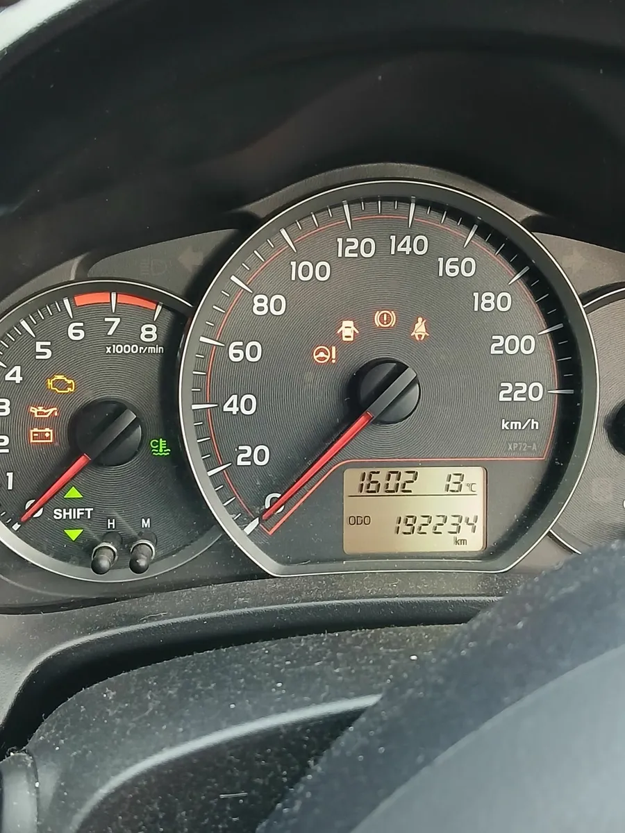 Toyota Yaris 2012 - Image 2