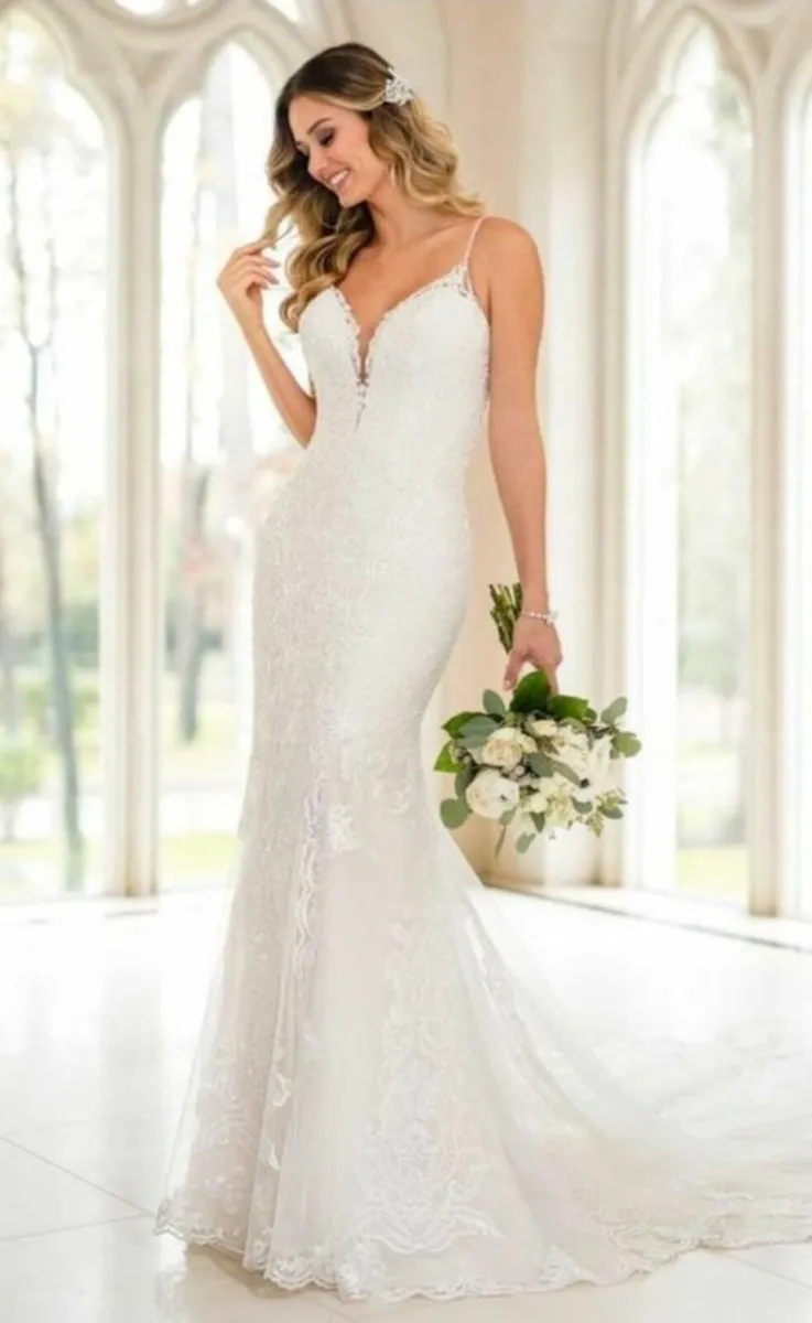 Wedding dress - Image 1