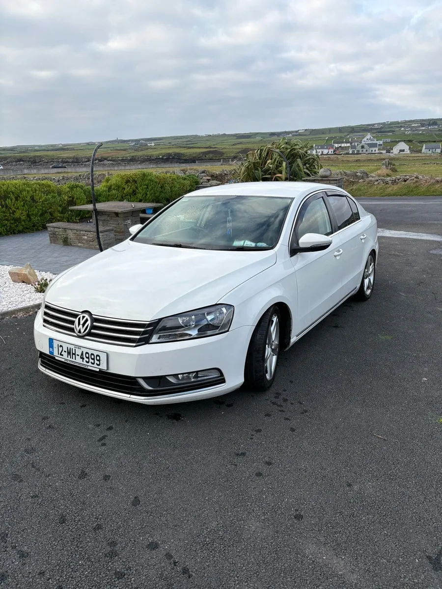 Volkswagen Passat - Image 2