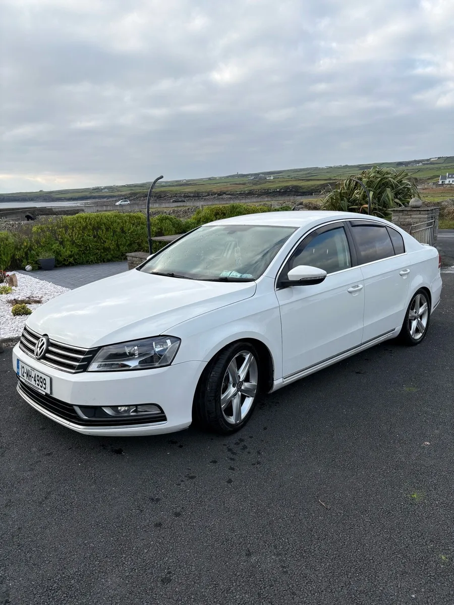 Volkswagen Passat - Image 1