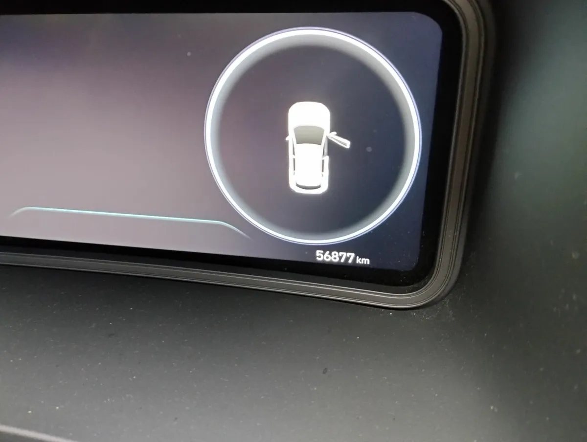 64kWh Hyundai KONA 2022 (Electric) - Image 3