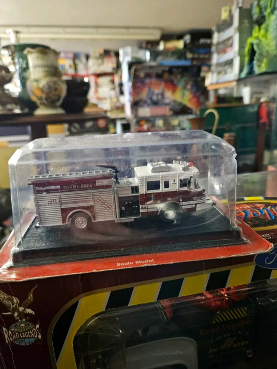 Corgi Del Prado Fire Engine - Image 1