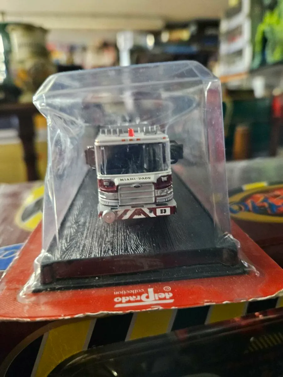 Corgi Del Prado Fire Engine - Image 2