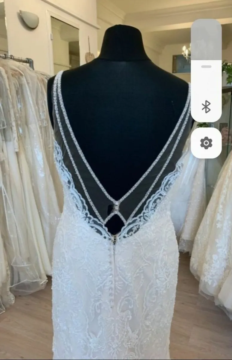Wedding dress - Image 3