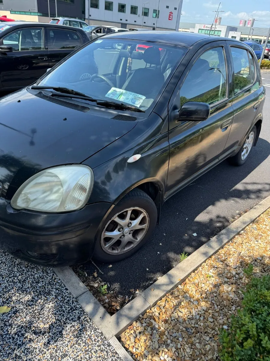 Toyota Yaris 2004 - Image 2