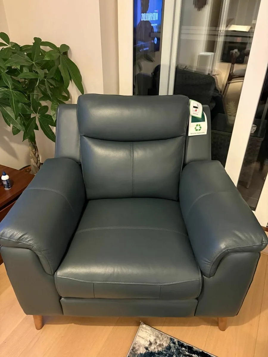 Armchair - Image 3