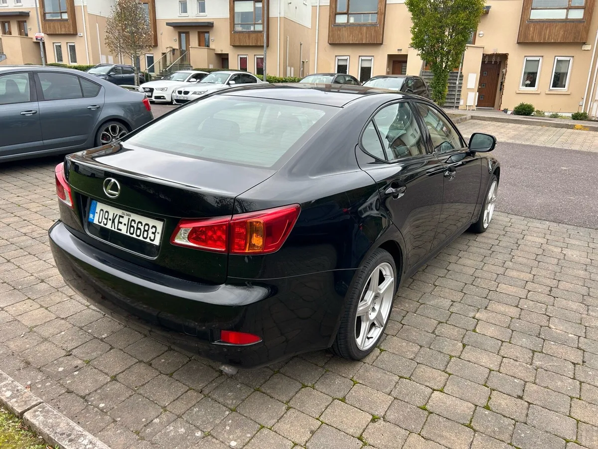 2009 Lexus 2.2L - Image 3