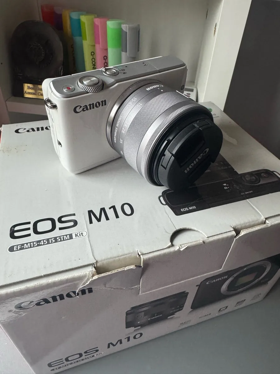 Canon EOS M10 - Image 1