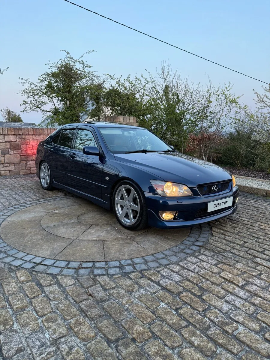 Lexus IS200 - Image 3