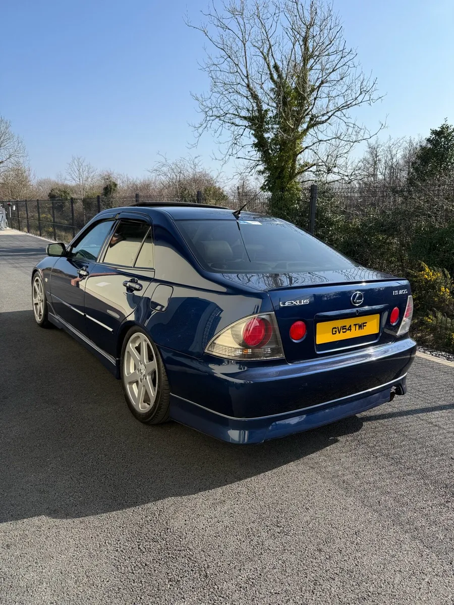 Lexus IS200 - Image 4