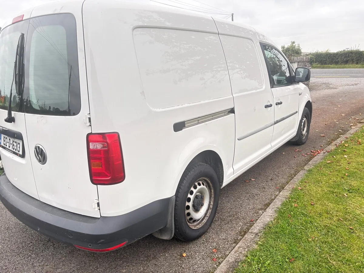 192 VW Caddy LWB maxi doe May 2026 no vat - Image 3