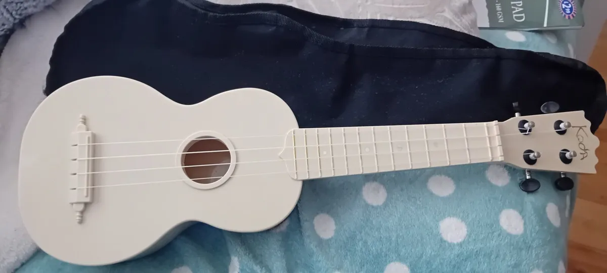Ukulele - Image 1