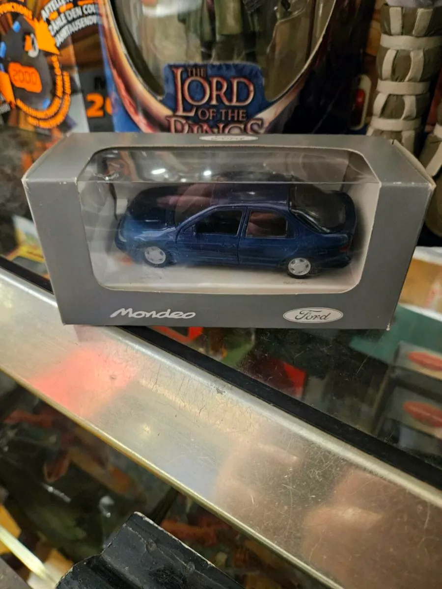 Corgi Gama Ford Mondeo - Image 1