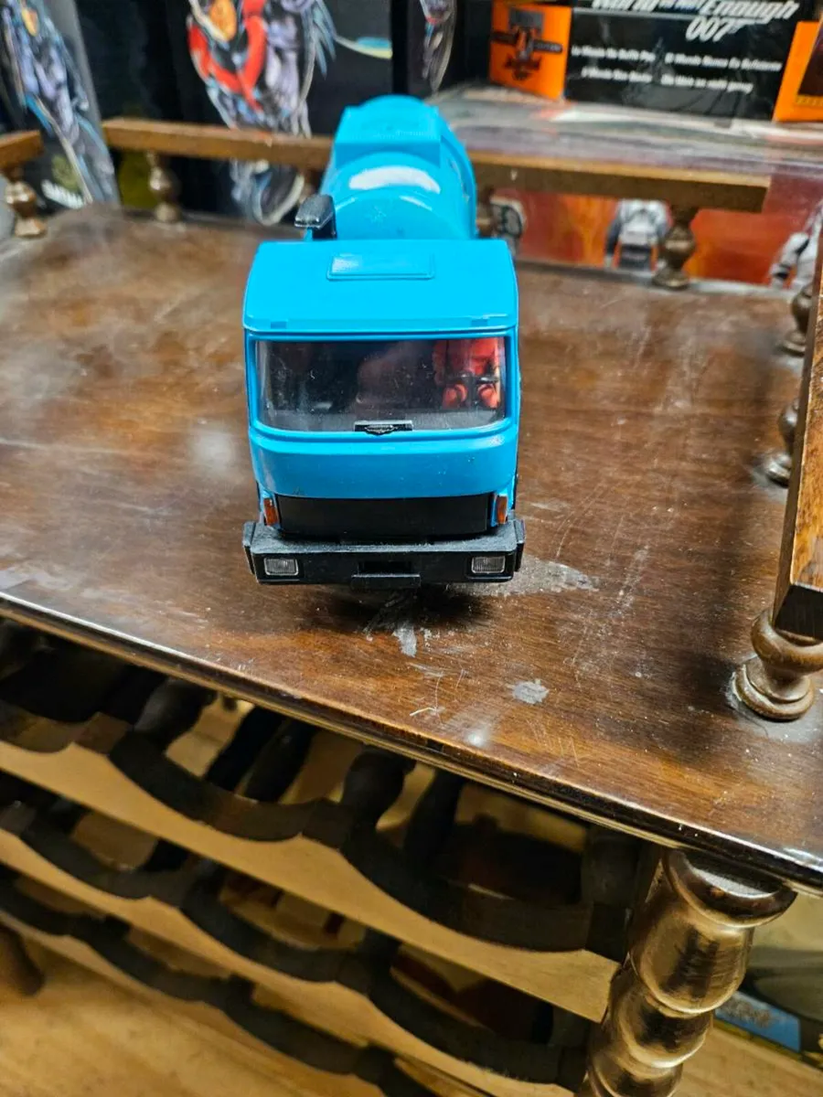 Britain's Iveco Milk Lorry - Image 2