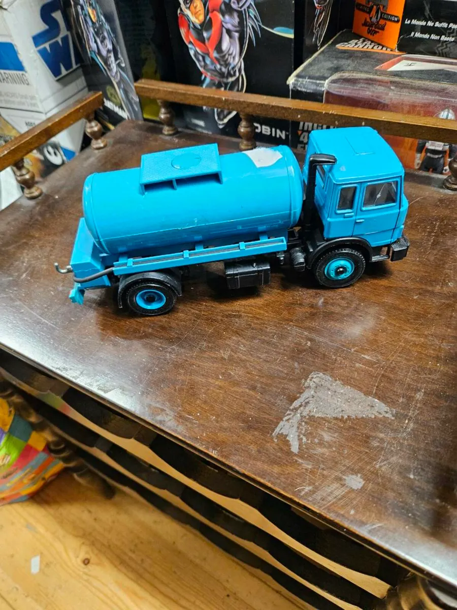 Britain's Iveco Milk Lorry - Image 3