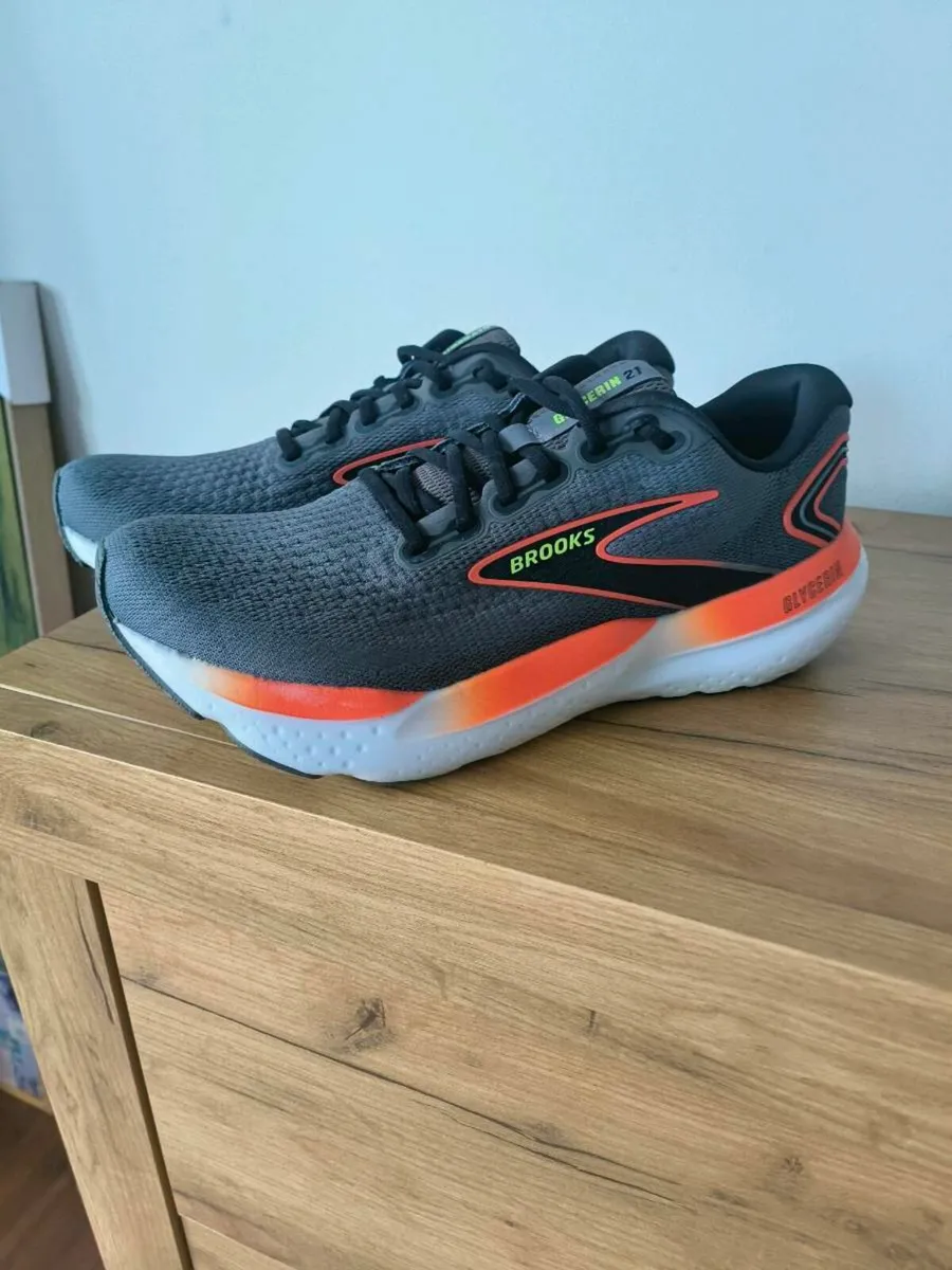 Brooks runners - Image 1