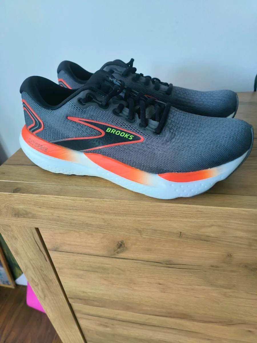 Brooks runners - Image 3