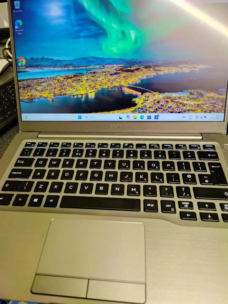 Dell Latitude 7400 – Touchscreen - Image 1