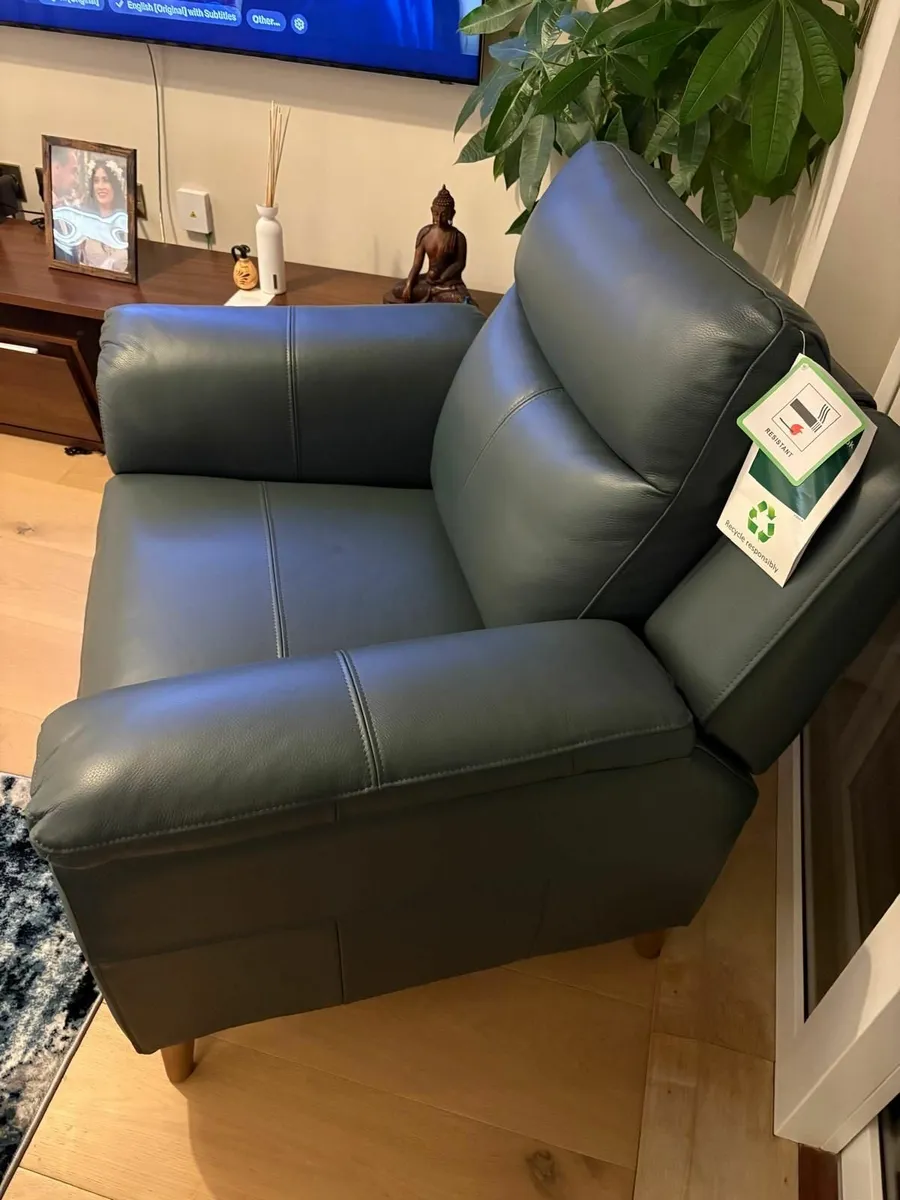 Armchair - Image 2