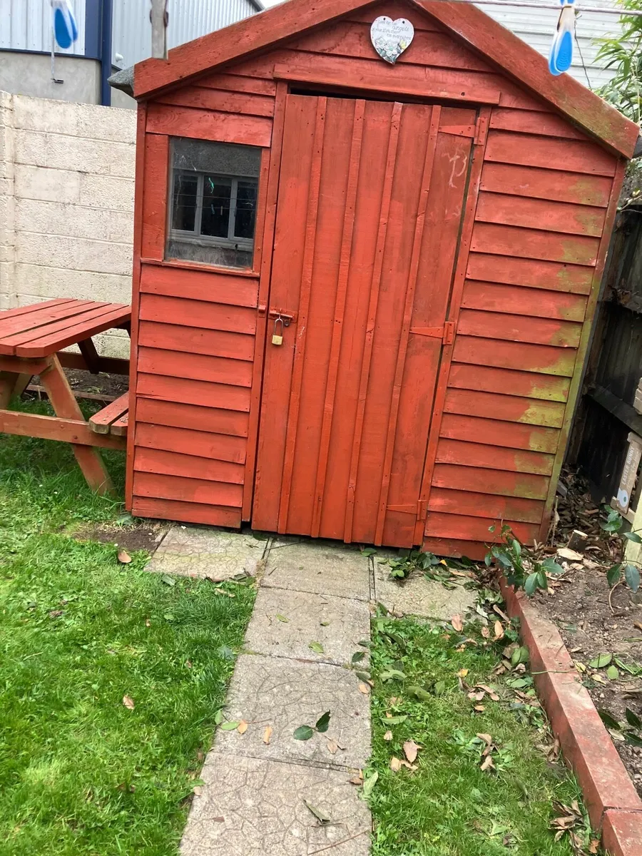 Wooden shed - Image 1