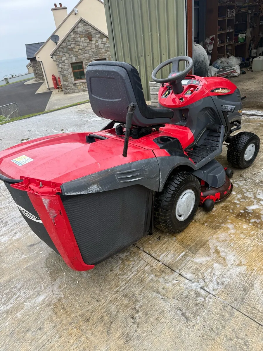 Castle garden lawnmower - Image 2