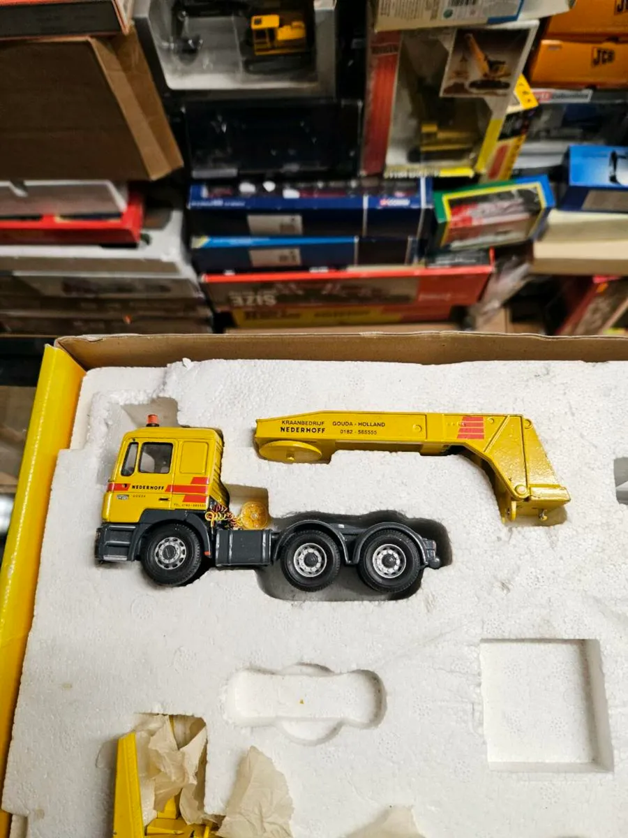 Corgi MAN Tractor Unit and King Trailer Load - Image 2