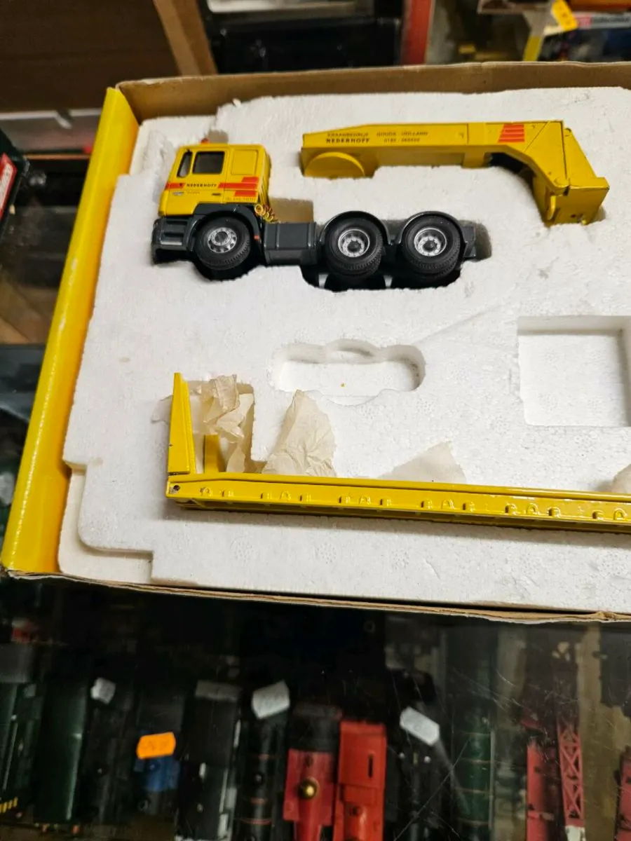Corgi MAN Tractor Unit and King Trailer Load - Image 3