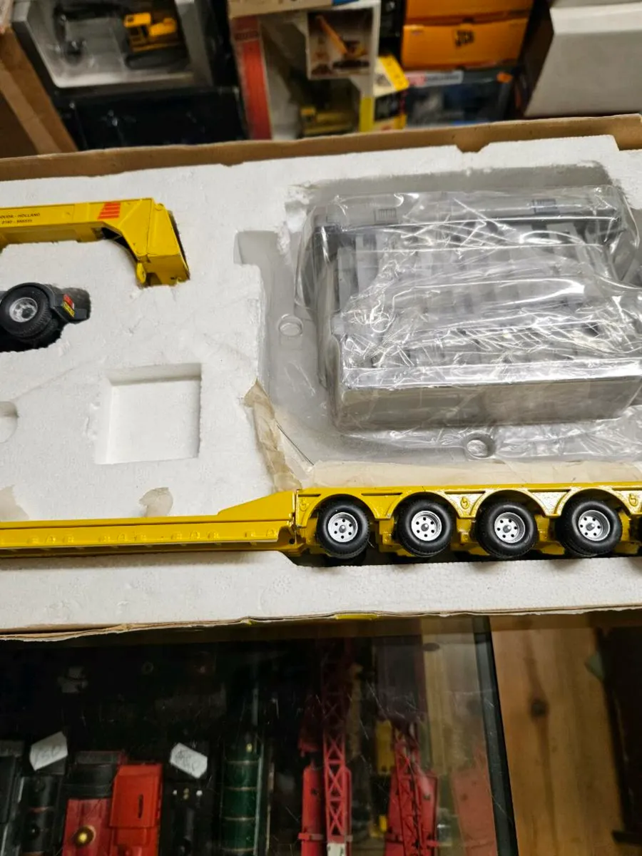 Corgi MAN Tractor Unit and King Trailer Load - Image 4