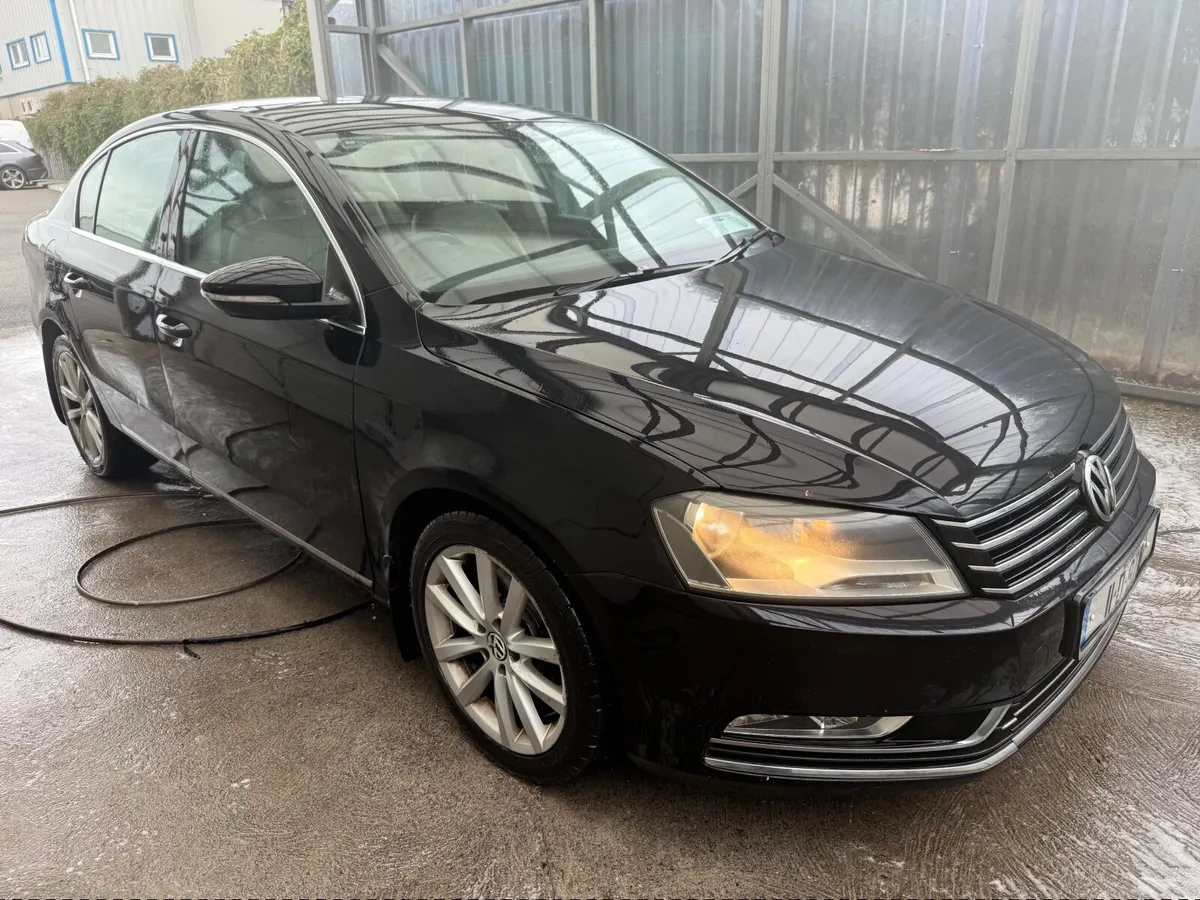 Volkswagen Passat 2011 - Image 1