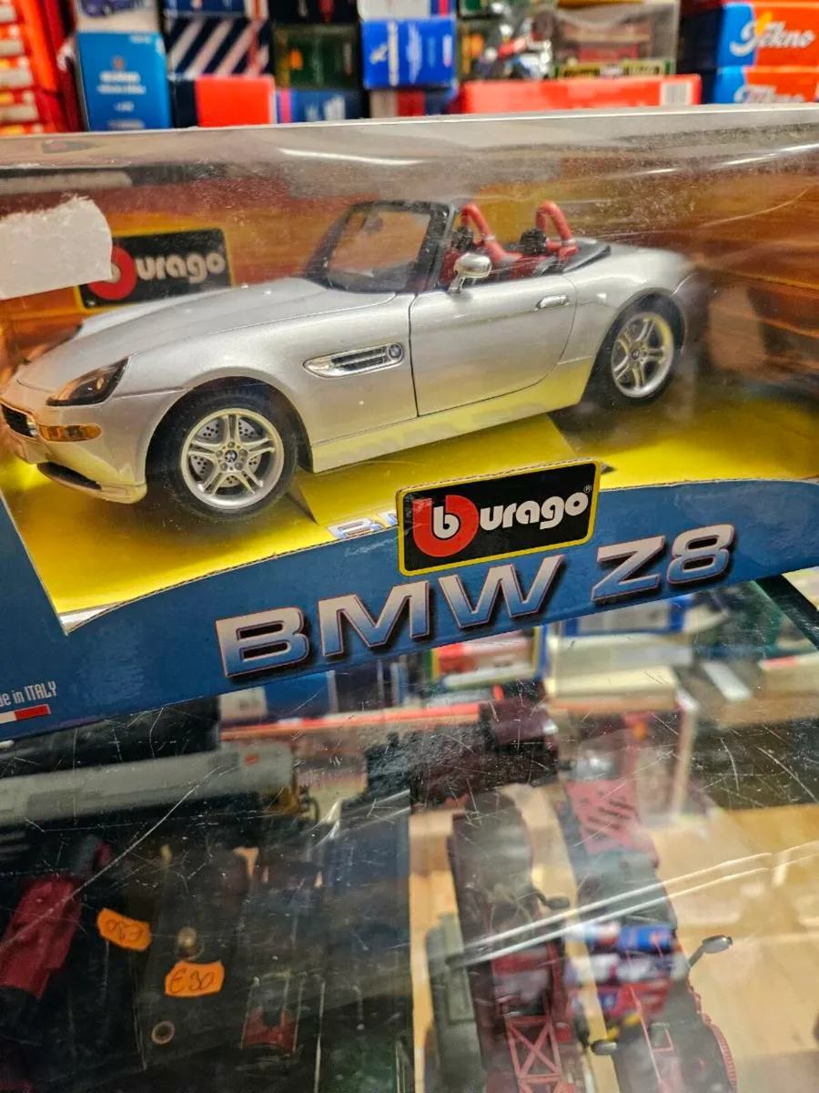 Corgi Burago BMW Z8 1.18 - Image 4