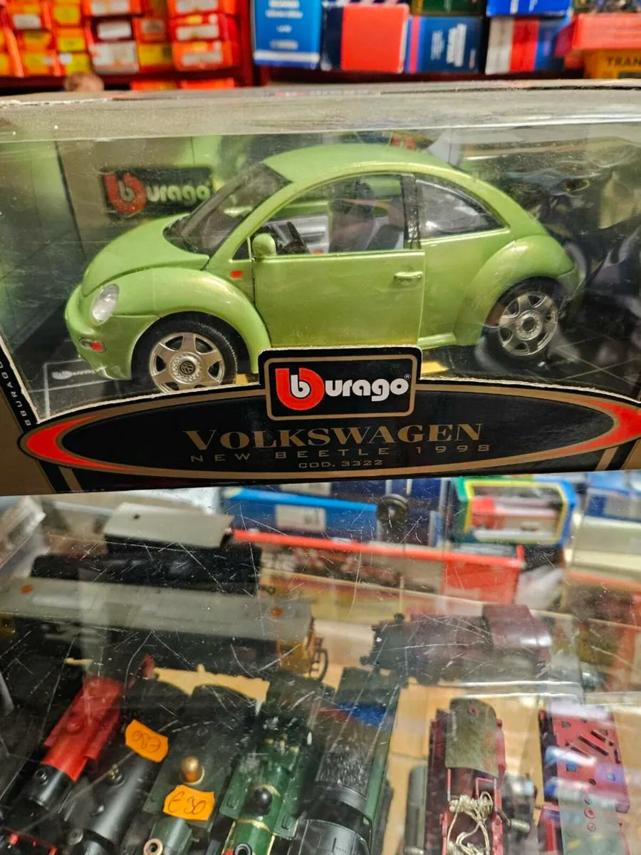 Corgi Burago VW Beetle 1.18 - Image 2