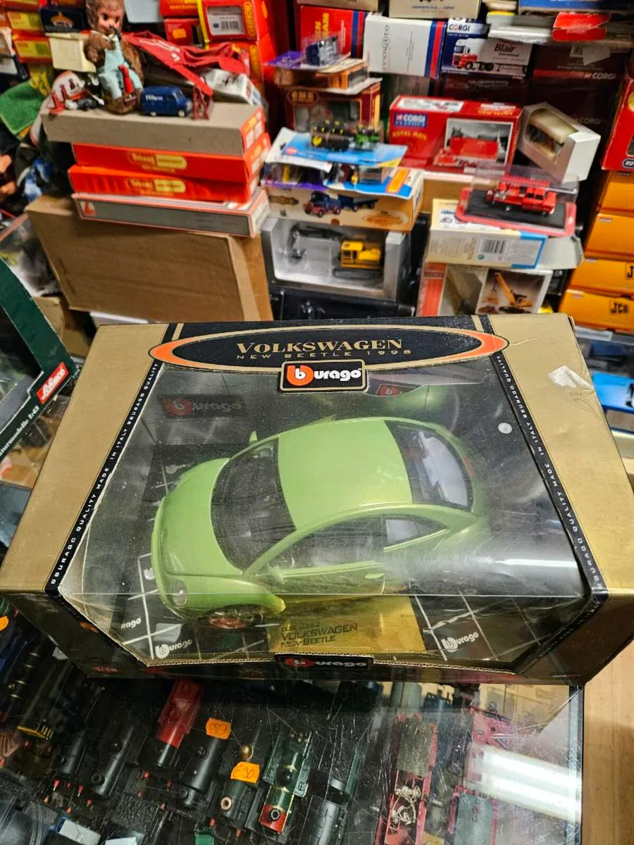 Corgi Burago VW Beetle 1.18 - Image 4
