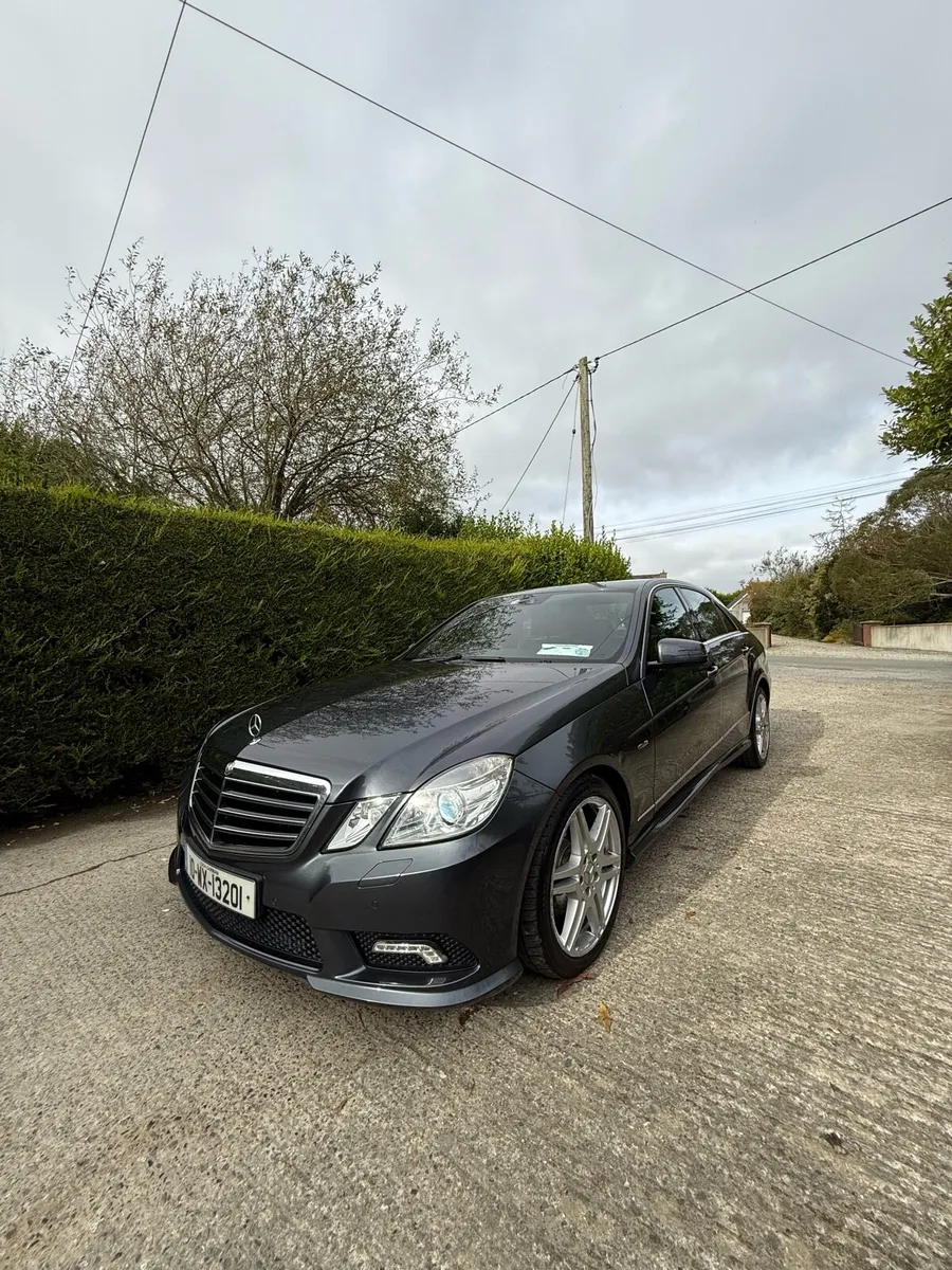 Mercedes-Benz E250 AMG - Image 3