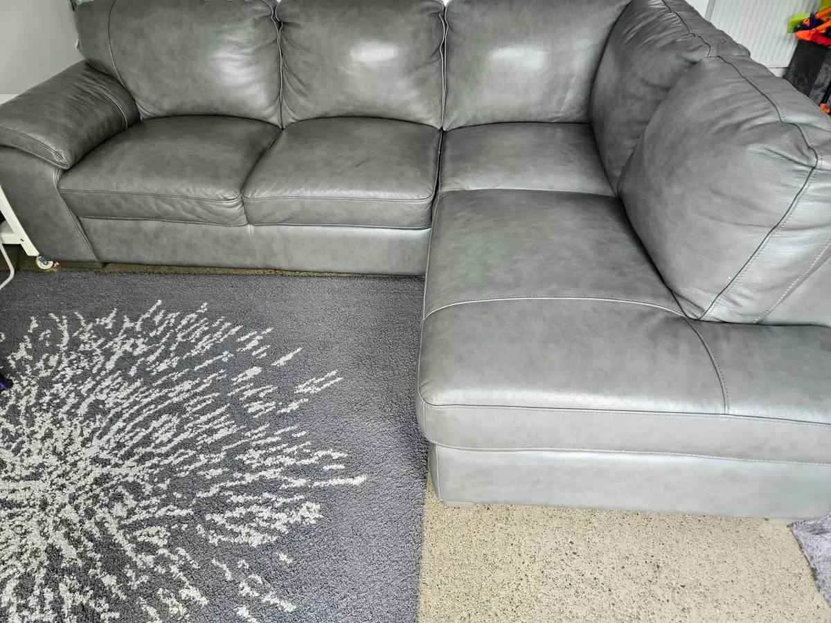 Grey leather couch with Chaise - Image 3