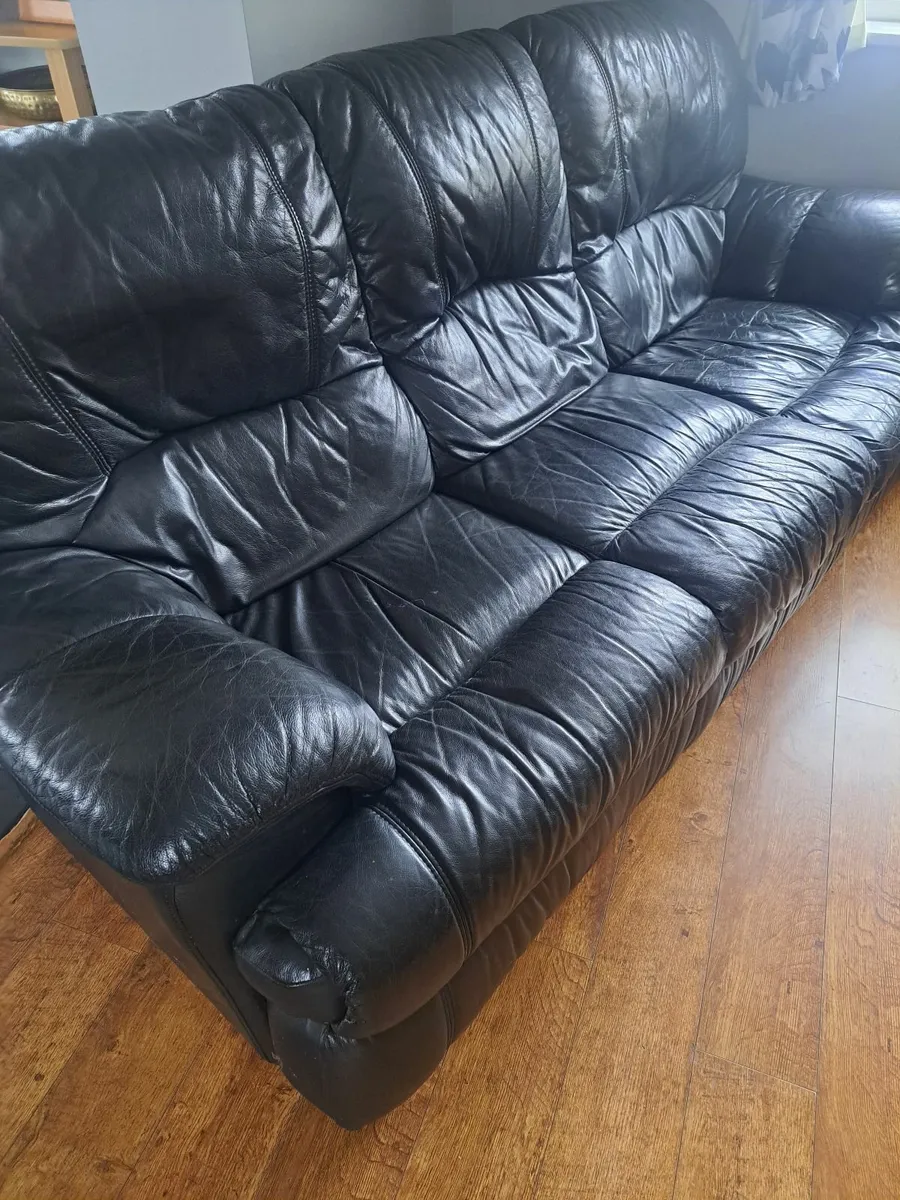 Leather couch and recliner chair - Image 1