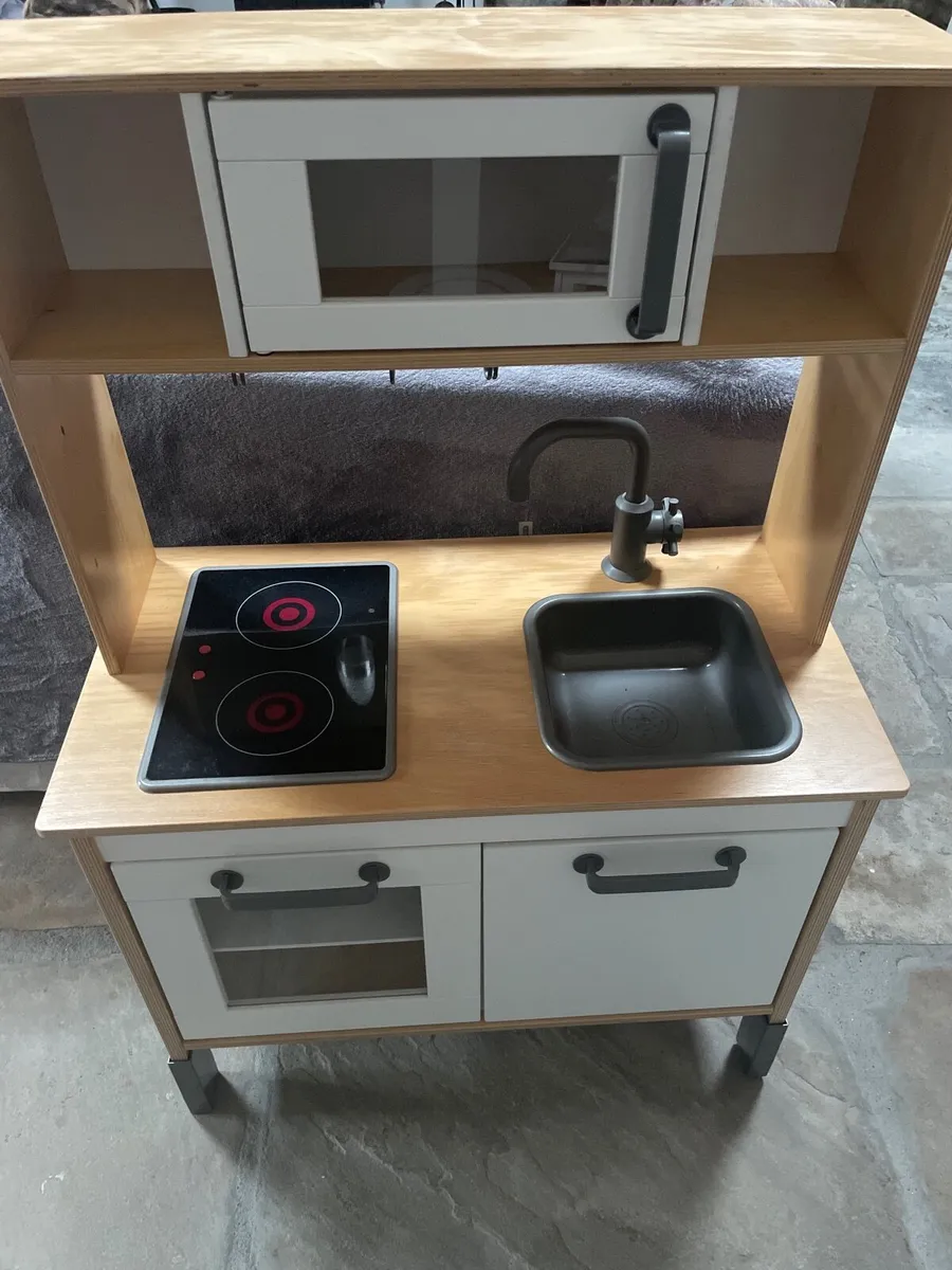 Toy Kitchen - Image 1