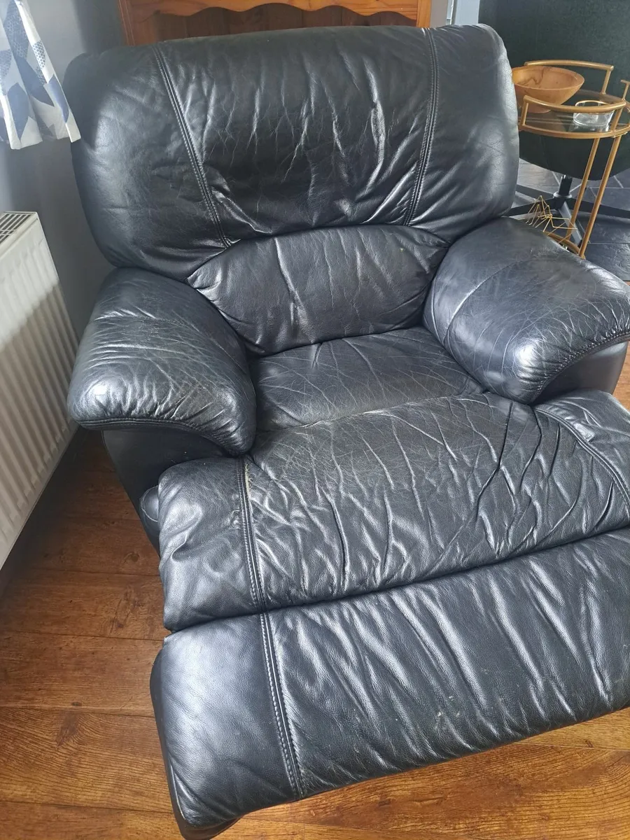 Leather couch and recliner chair - Image 2