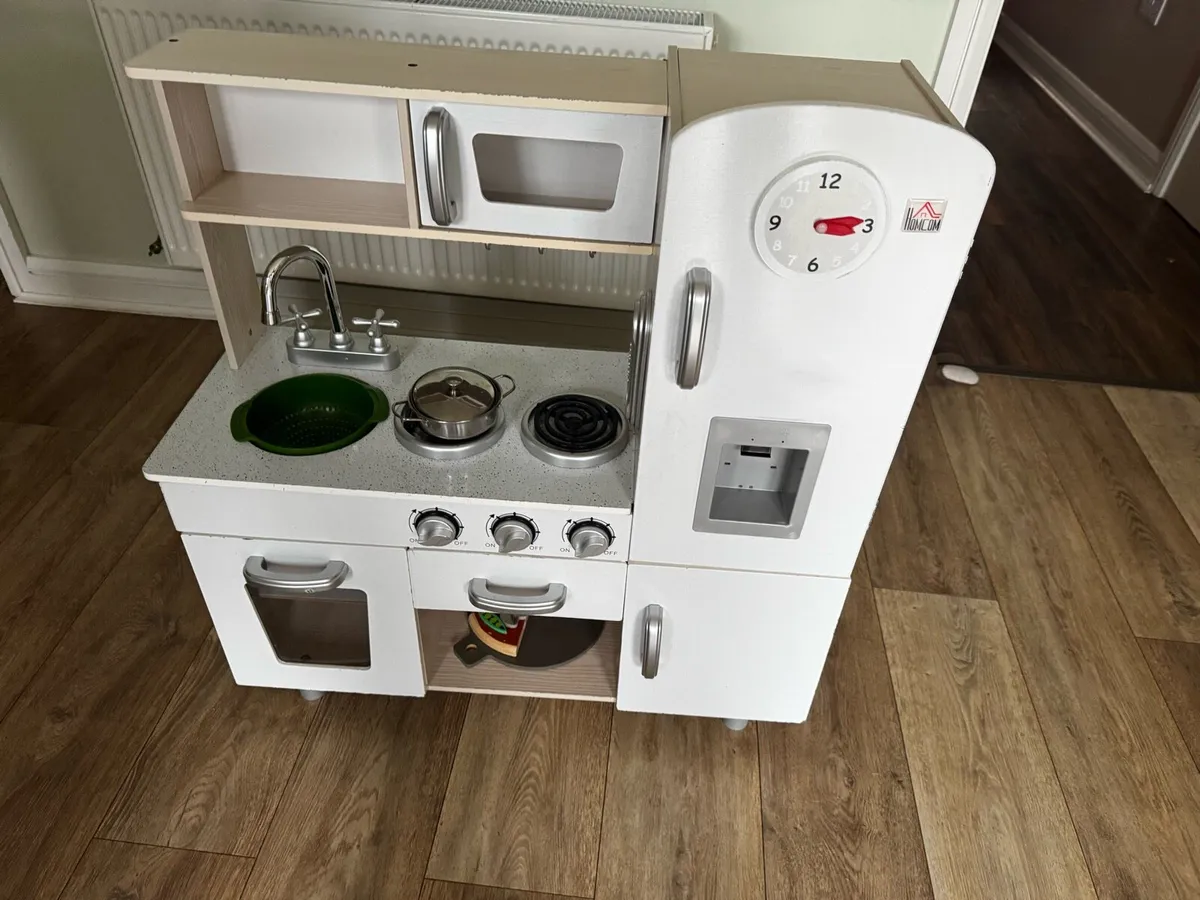 Kid's Kitchen - Image 2