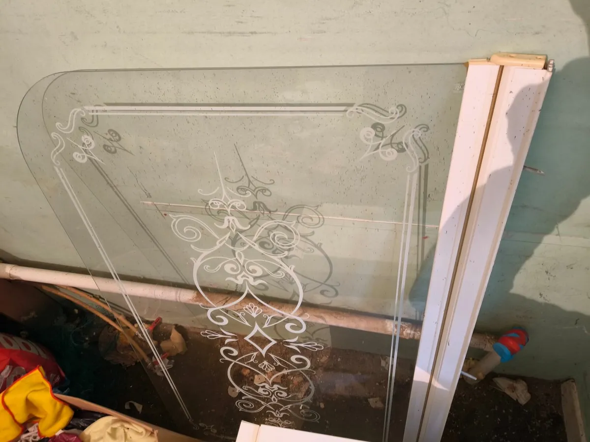 Bath Screen - Image 1