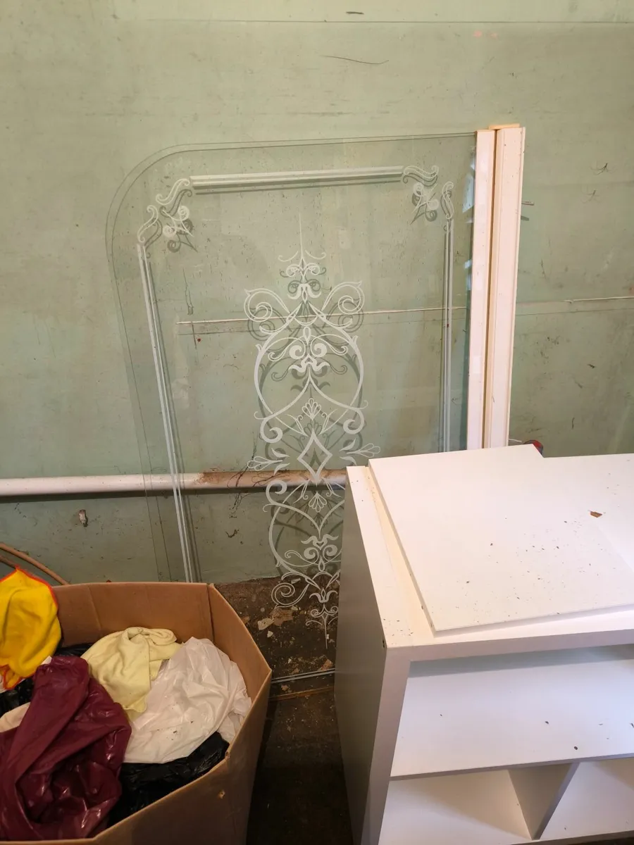 Bath Screen - Image 2