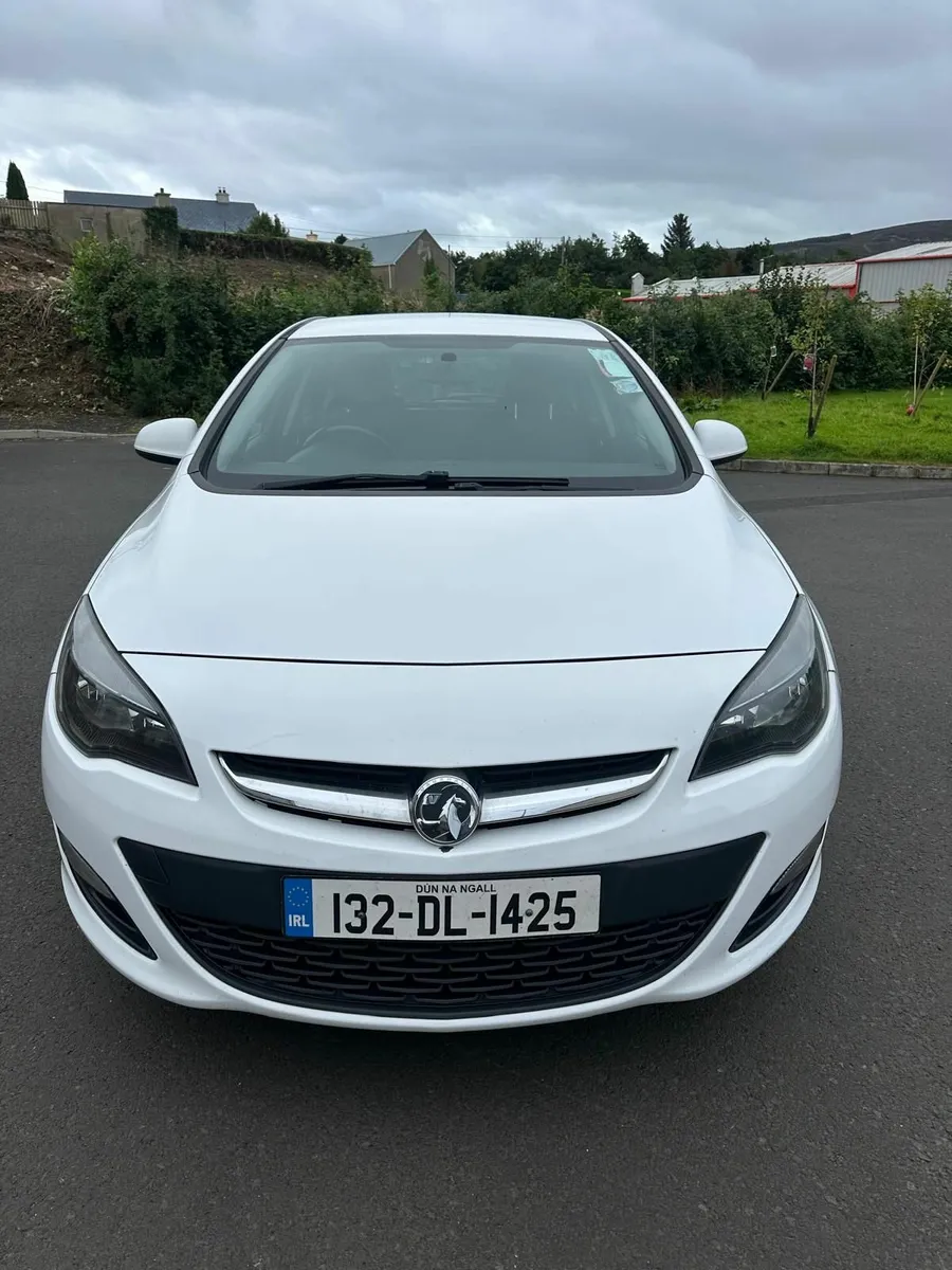 Vauxhall Astra 1.7 CDTI Ecoflex Energy 2013 - Image 3