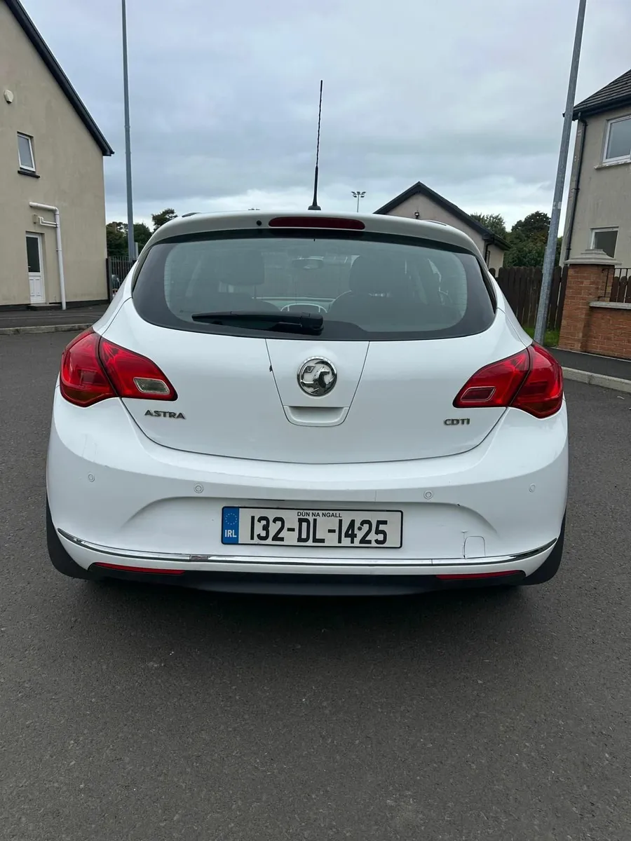 Vauxhall Astra 1.7 CDTI Ecoflex Energy 2013 - Image 1