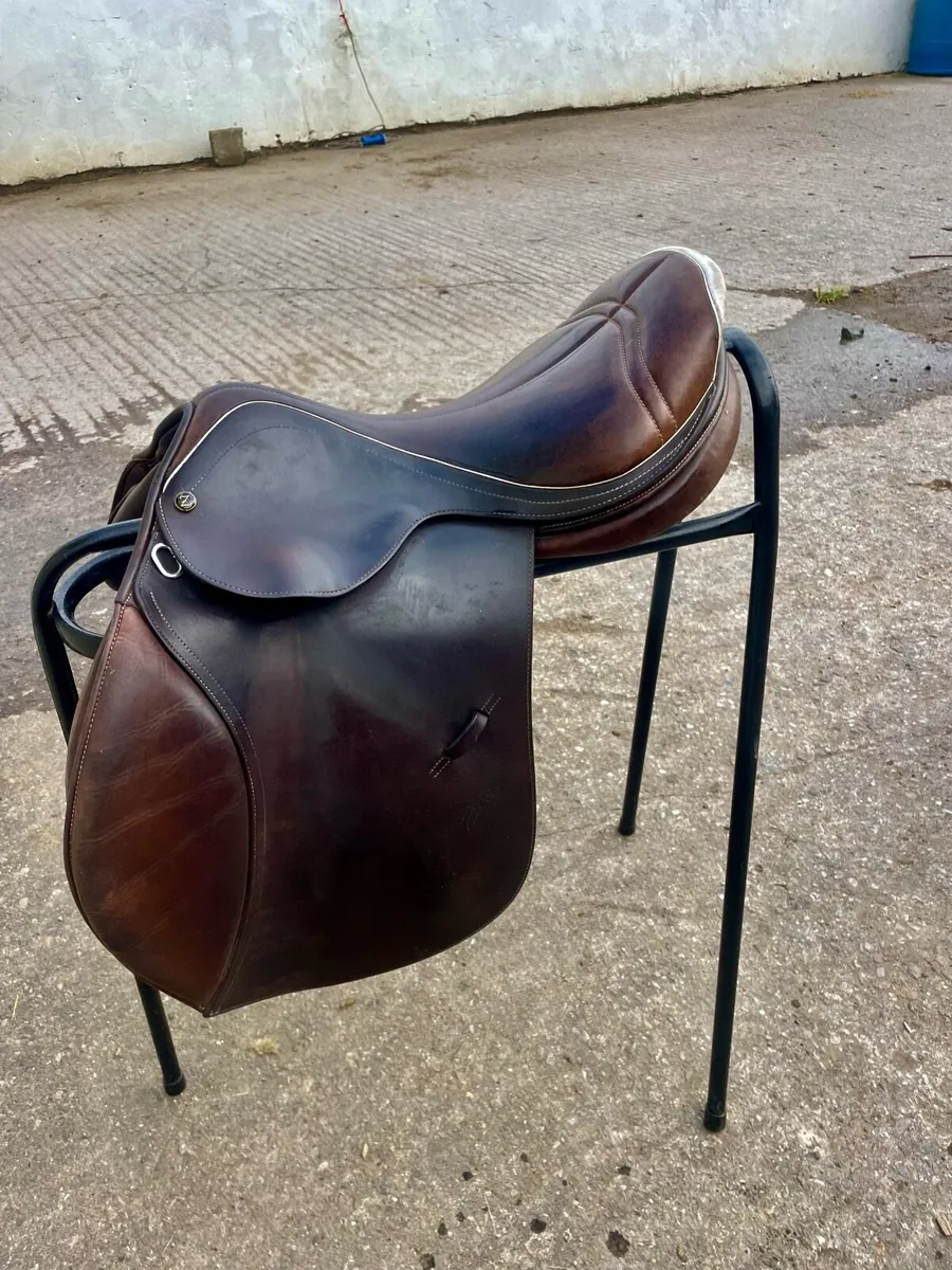 Zaldi 17inch Medium Width - Image 4