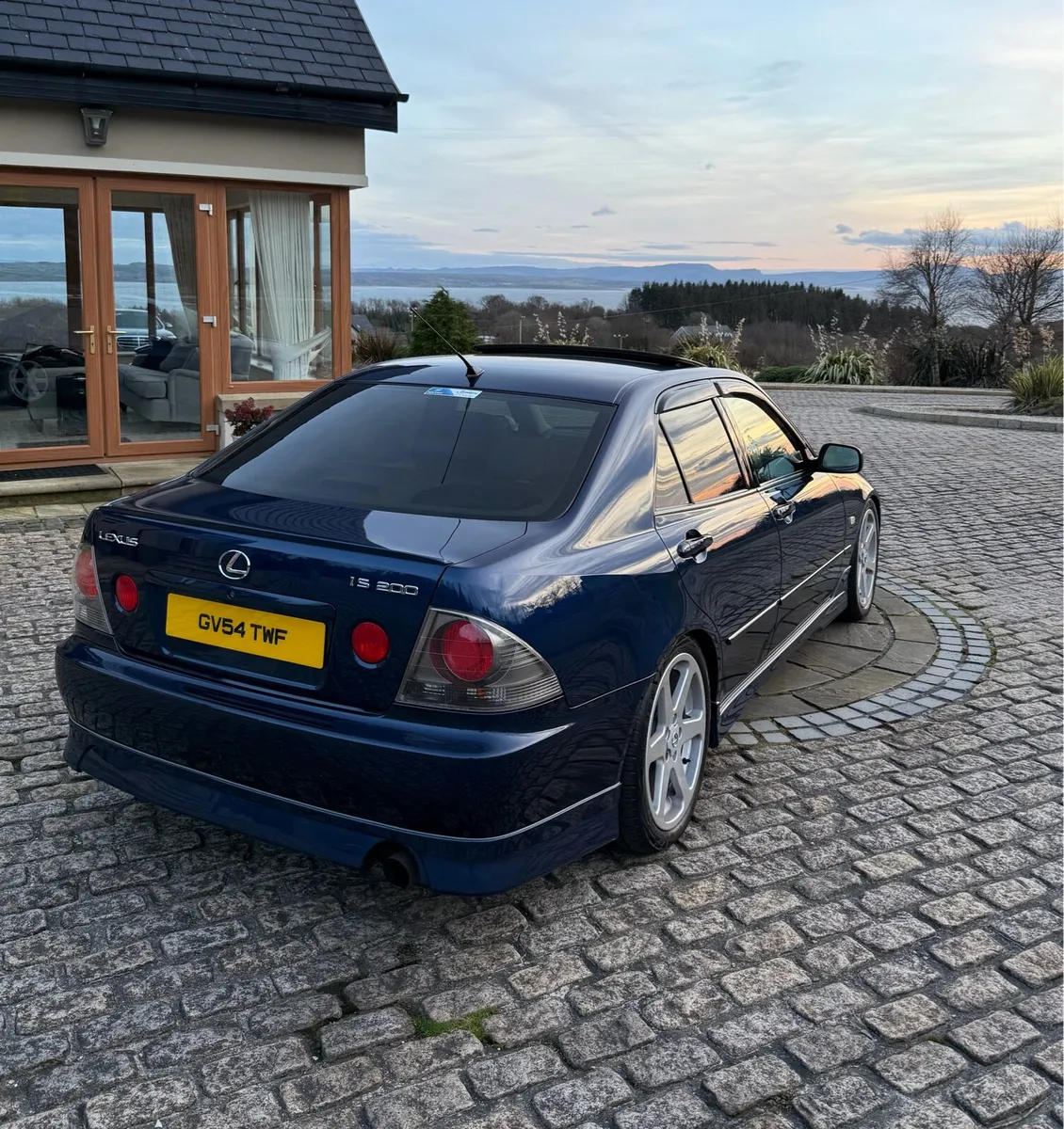 Lexus IS200 - Image 1