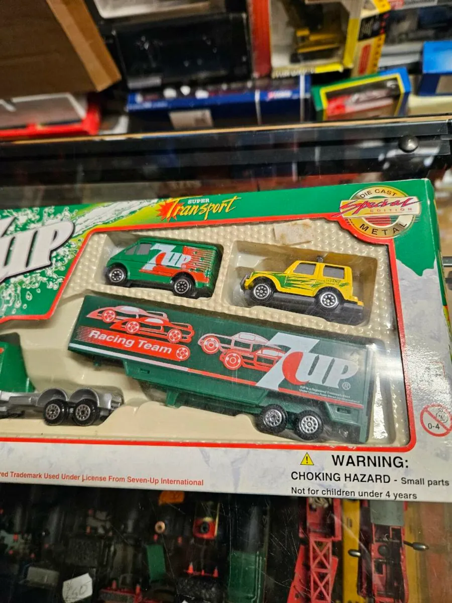 Corgi 7up Set - Image 3